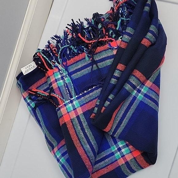 Old Navy Plaid Fringe Blanket Scarf - Picture 5 of 5